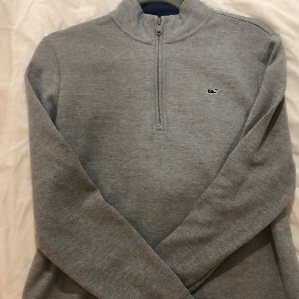 Vineyard Vines Boys XL gray 1/4 zip. EUC
